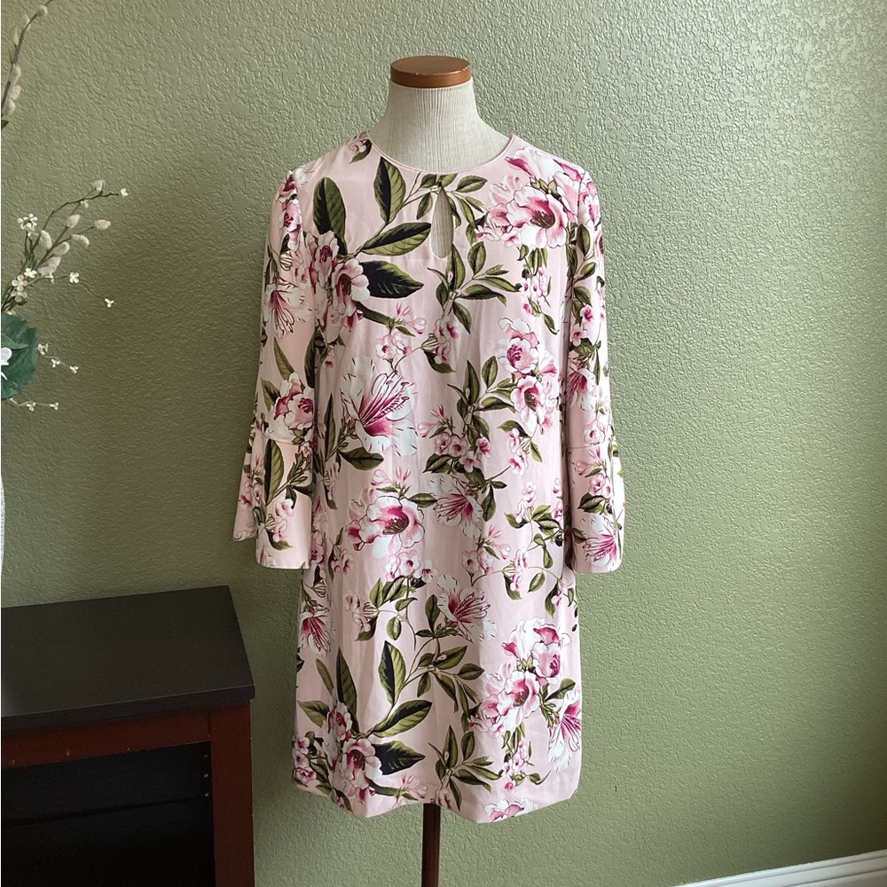 White House Black Market Floral Pétal Dress (10 )